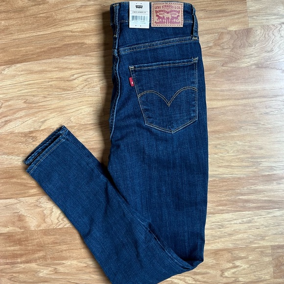 Levi’s 721 High Rise skinny jeans medium wash - Picture 5 of 5